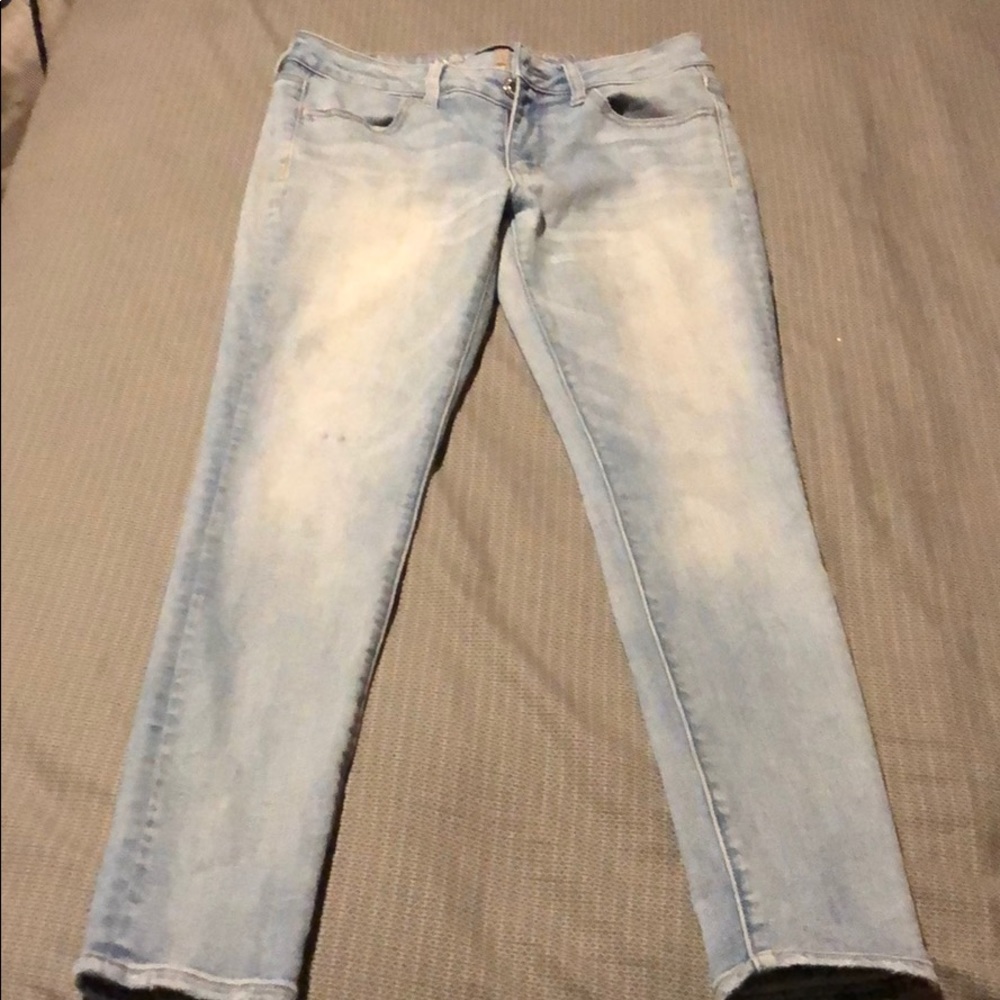 Light wash skinny jeans